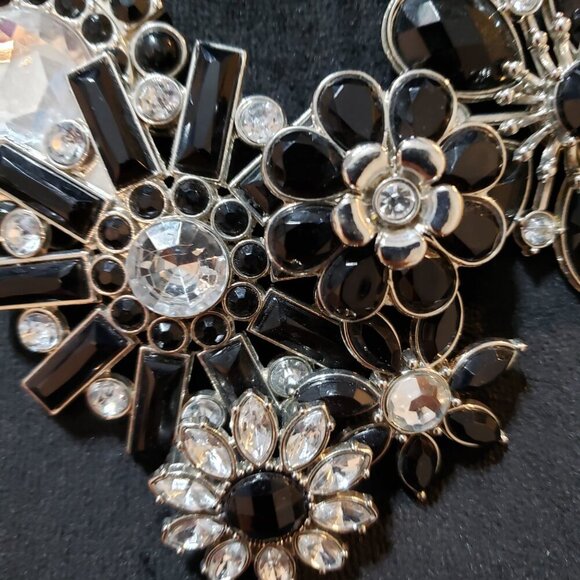 Womens Black and Clear Rhinestone 3D Flower Chunky Necklace with Lobster Clasp - Picture 3 of 7